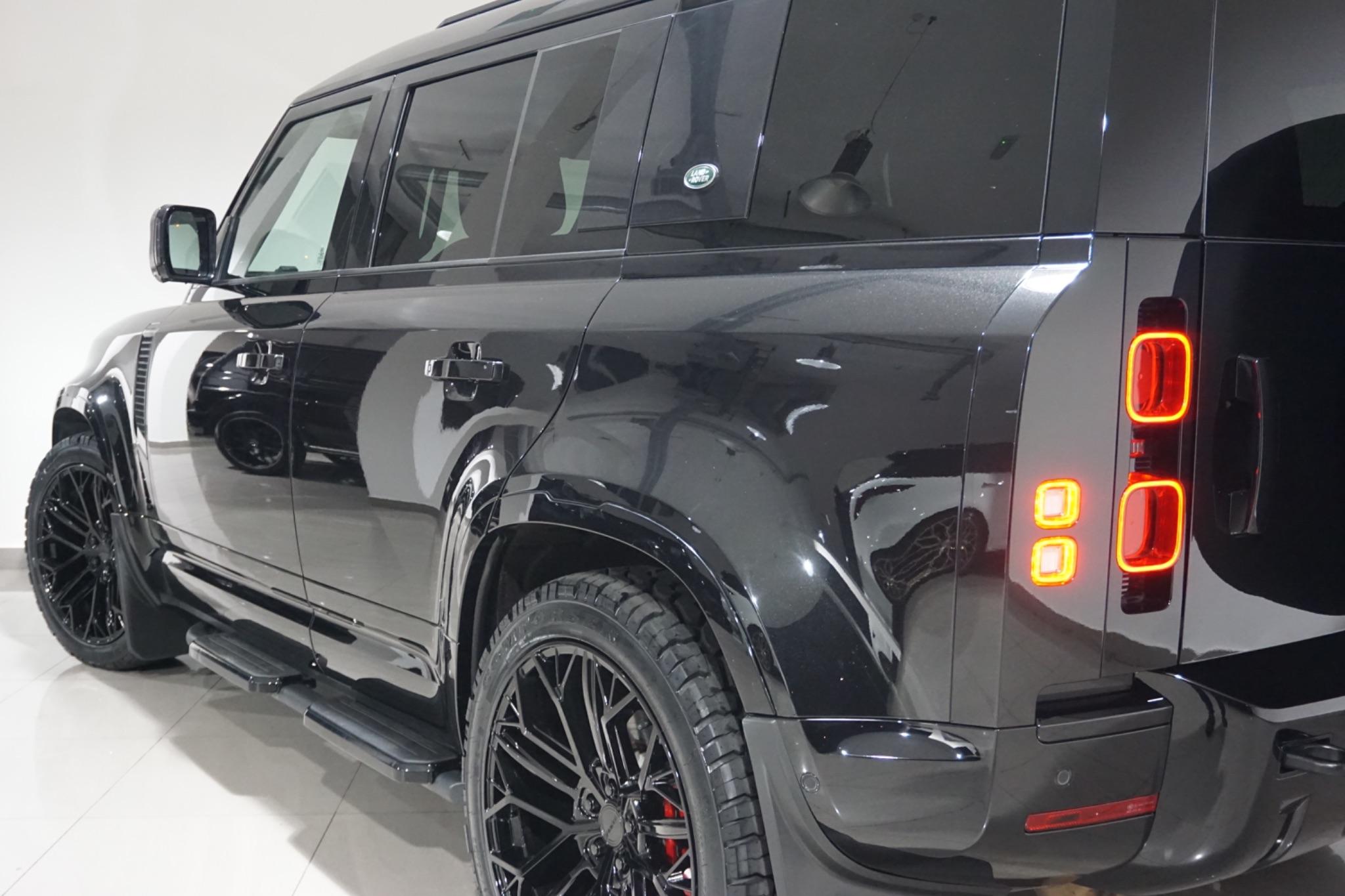 Land Rover Defender 110 3.0 D300 MHEV X-Dynamic HSE Auto 4WD Euro 6 (s/s) 5dr
